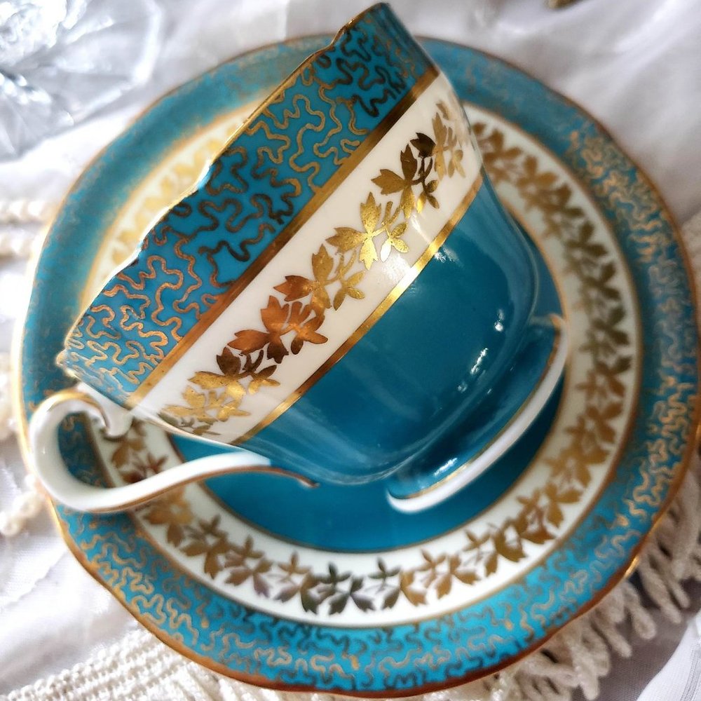 AYNSLEY Lovely Vintage Floral tea cup set